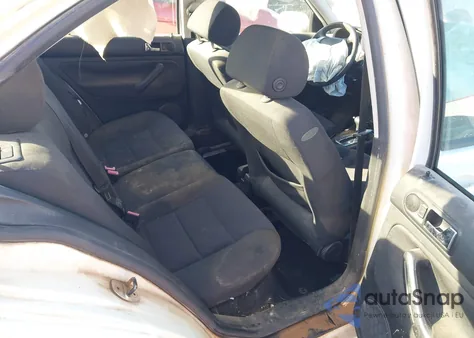 2004 Volkswagen Jetta Gls 2.0L z USA, uszkodzony, nr VIN 3VWSK69M14M094465